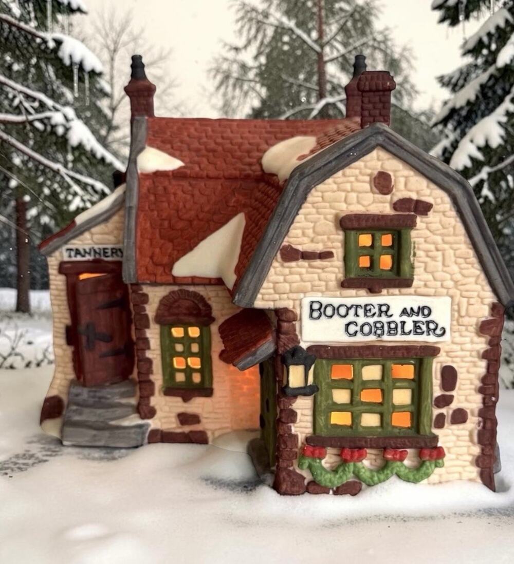 Vintage 1988 Dept 56 BOOTER & COBBLER Dickens' Village Porcelain Handpainted